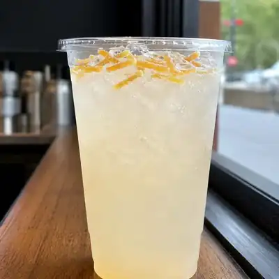16oz Yuzu refresher (better then lemonade!!!)