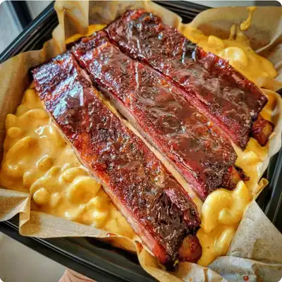 Rib mac n cheese